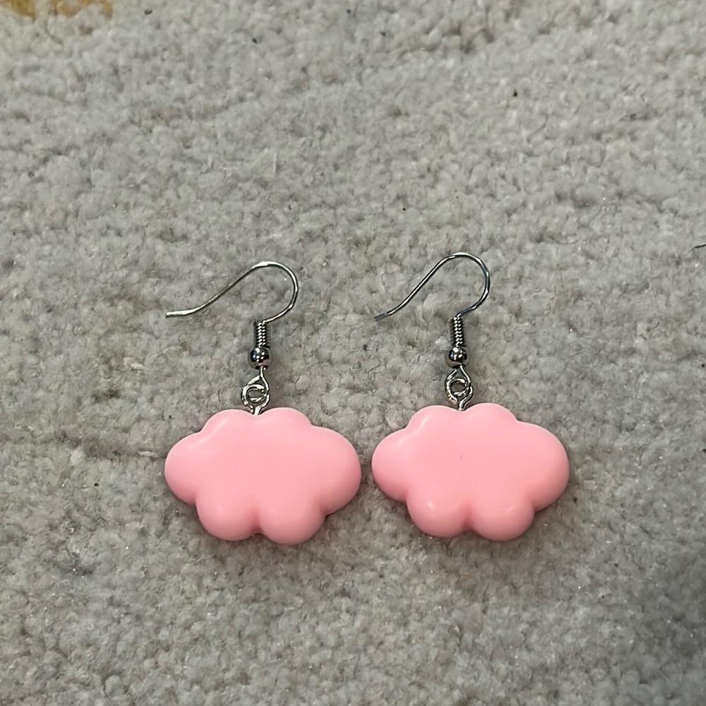 NWOT PINK COULD PLASTIC Y2K girls dangle earrings silver hardware